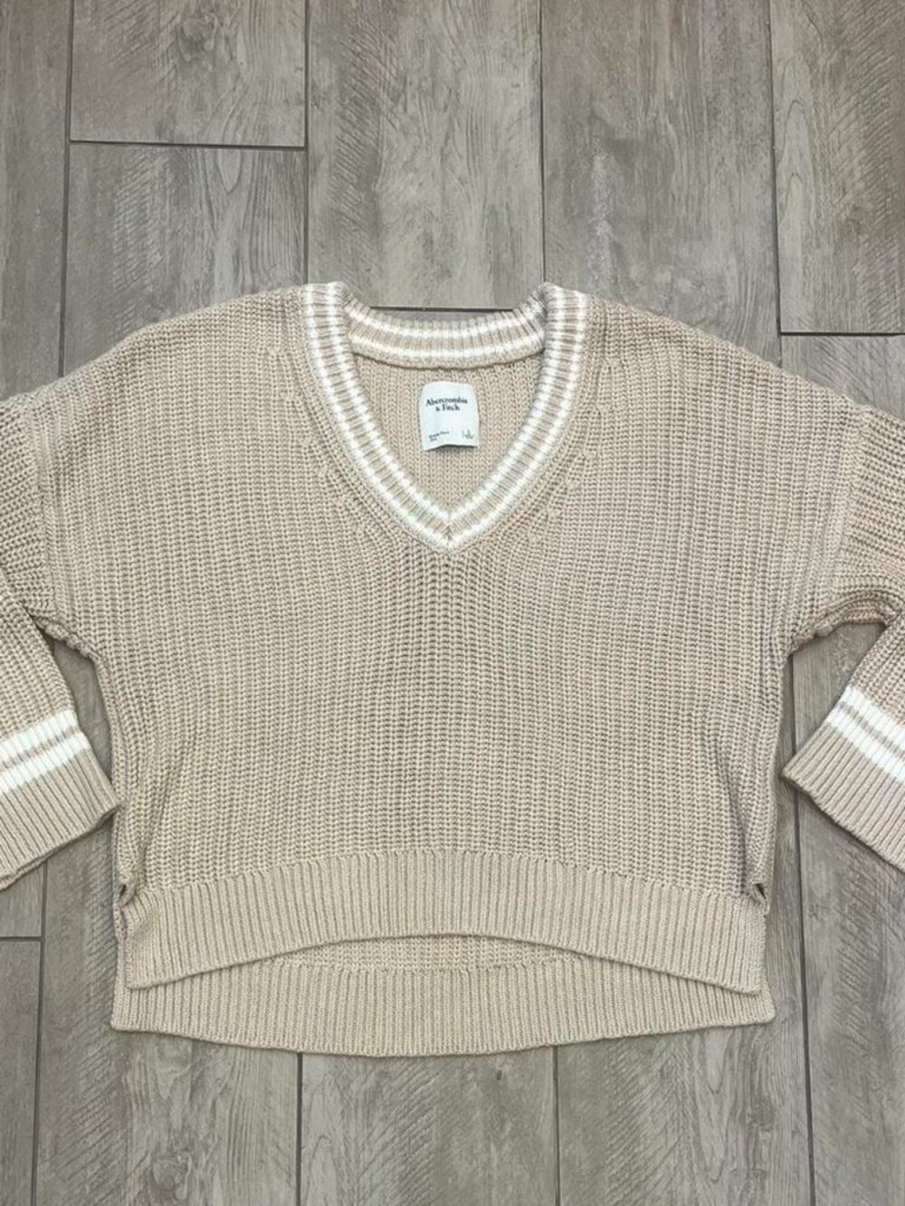 Abercrombie & Fitch Women's Cream and Tan Jumper